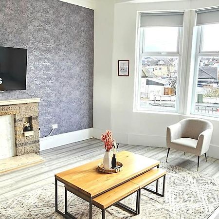 Spacious Haven With Free Parking Glasgow Buitenkant foto