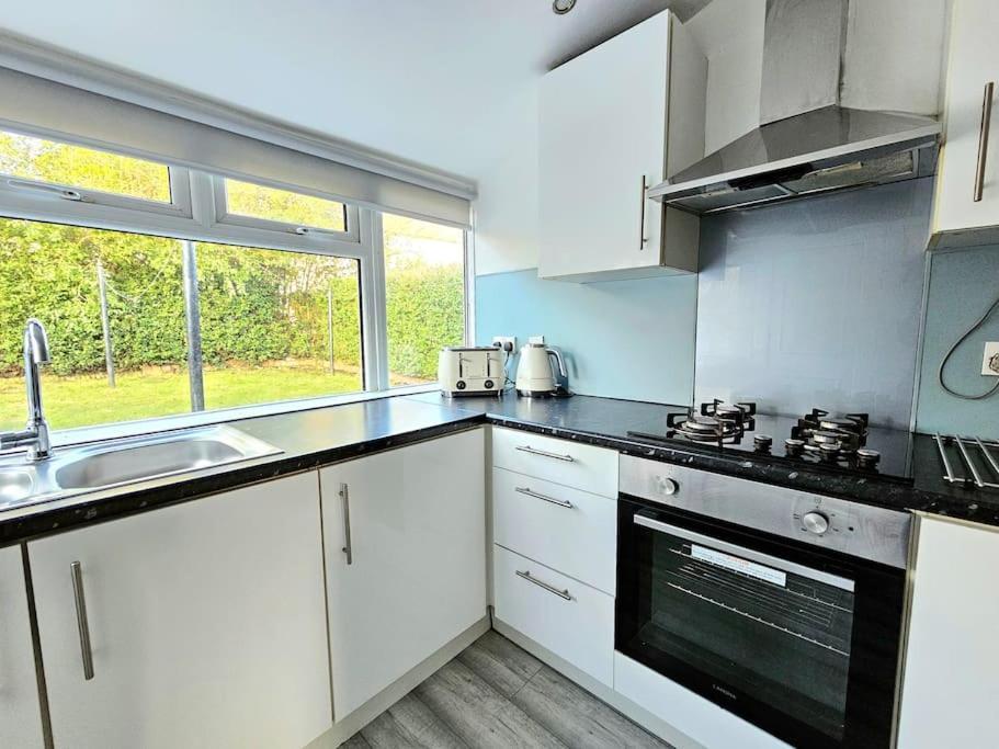 Spacious Haven With Free Parking Glasgow Buitenkant foto