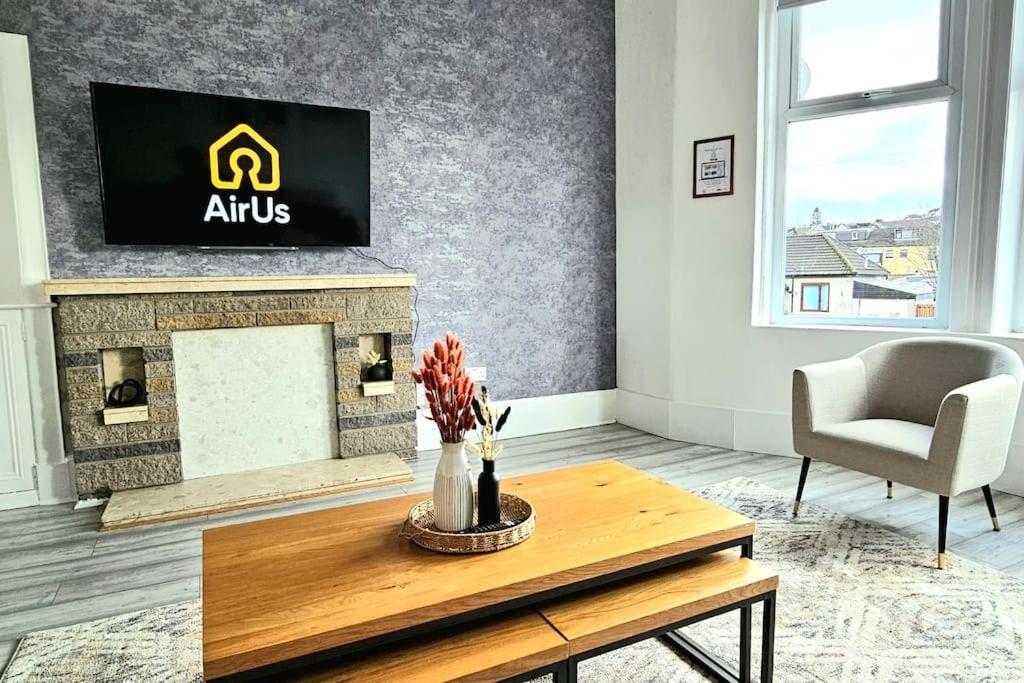 Spacious Haven With Free Parking Glasgow Buitenkant foto