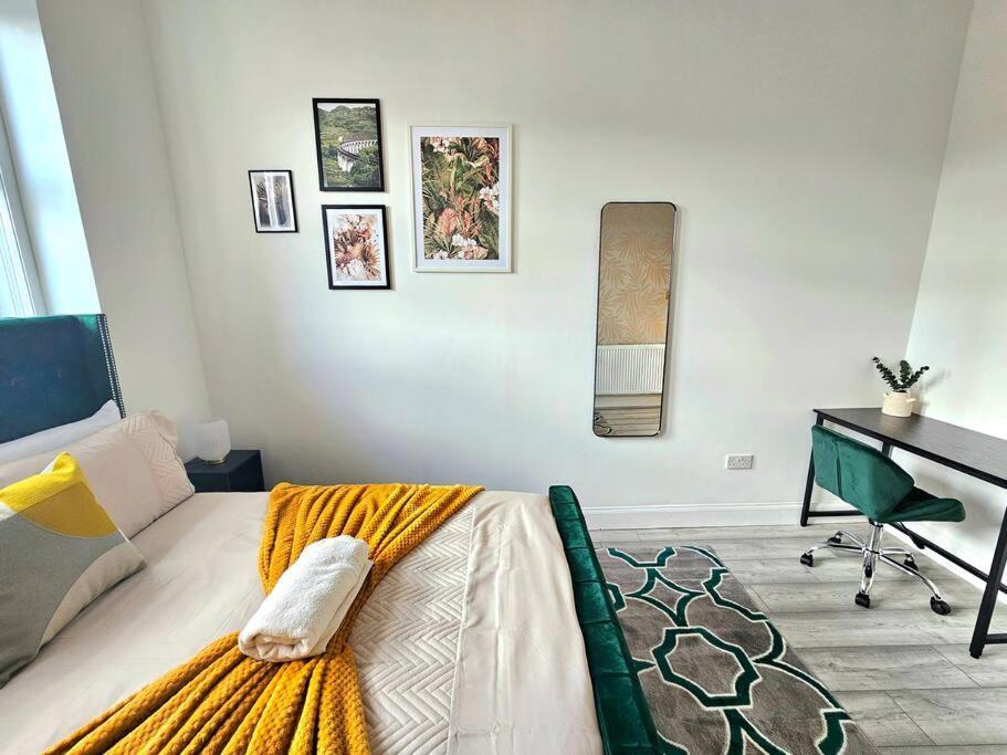 Spacious Haven With Free Parking Glasgow Buitenkant foto
