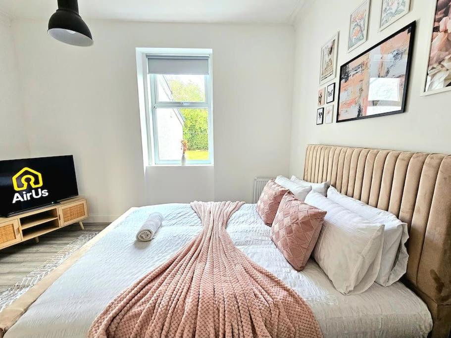 Spacious Haven With Free Parking Glasgow Buitenkant foto