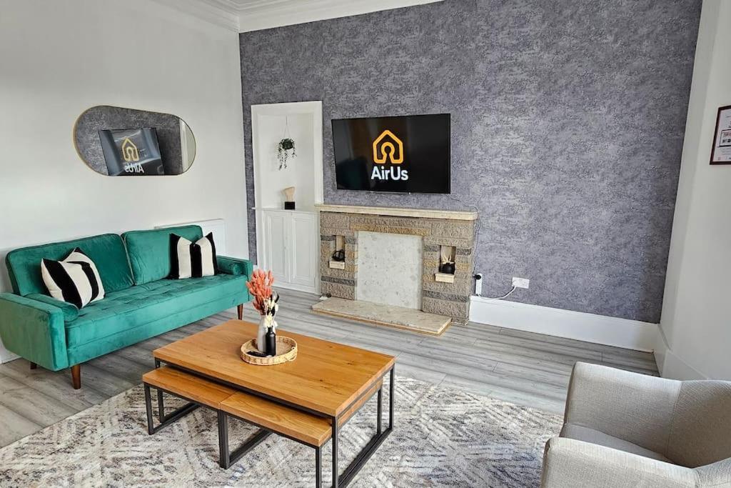 Spacious Haven With Free Parking Glasgow Buitenkant foto