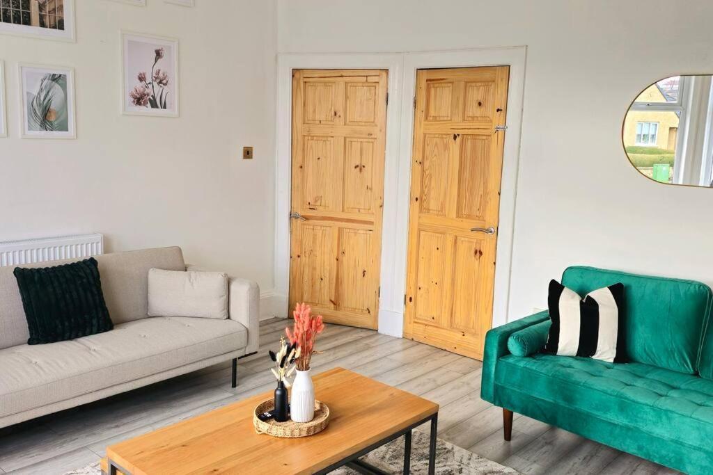 Spacious Haven With Free Parking Glasgow Buitenkant foto