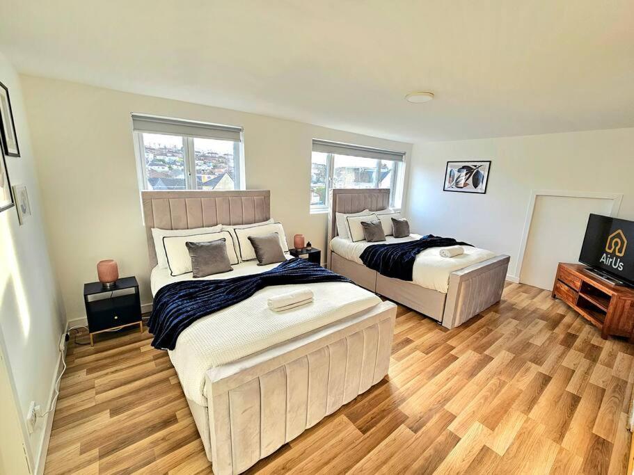 Spacious Haven With Free Parking Glasgow Buitenkant foto