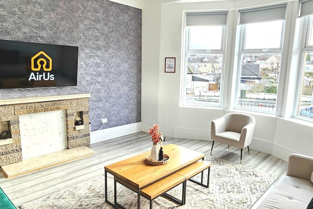 Spacious Haven With Free Parking Glasgow Buitenkant foto